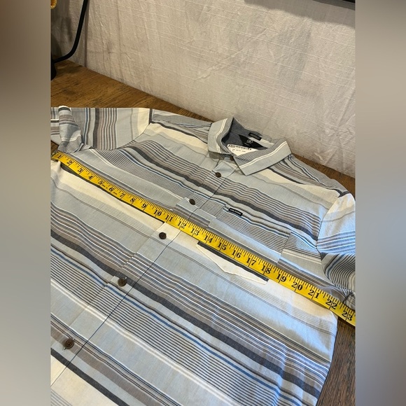 VOLCOM Striped Button-Up Shirt - - Size XL - NWT - Picture 4 of 7